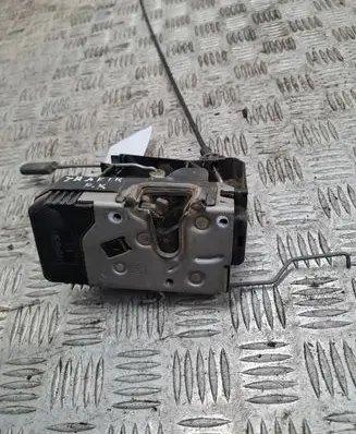Renault Trafic II (X83) Front door lock 8200008246