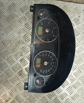 Speedometer (instrument cluster)
