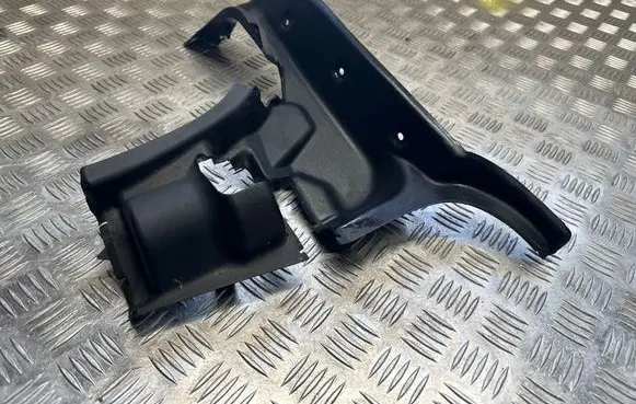 Mercedes-Benz E W238 Seat belt trim A2386900702