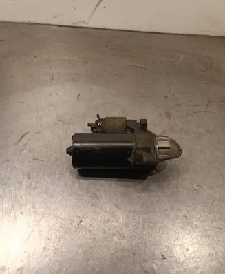 Mercedes-Benz E W211 Starter motor A0061512501
