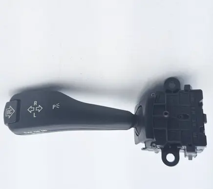 BMW X3 E83 Indicator stalk 8363668 61318363668 01104010