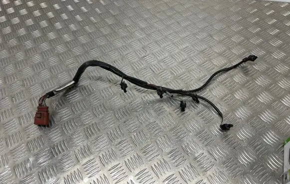 Audi A6 C7 Fuel injector wires 06E971627N