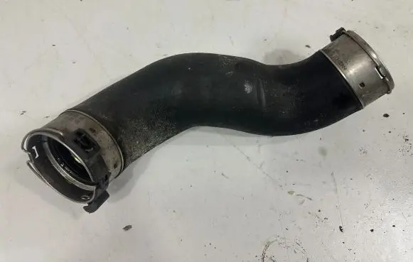 BMW 6 F12 F13 Intercooler hose/pipe 8516509