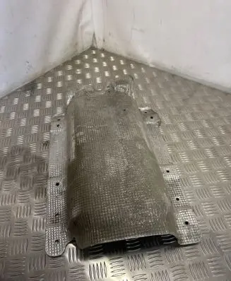 Maserati Ghibli Heat shield in engine bay 670031496