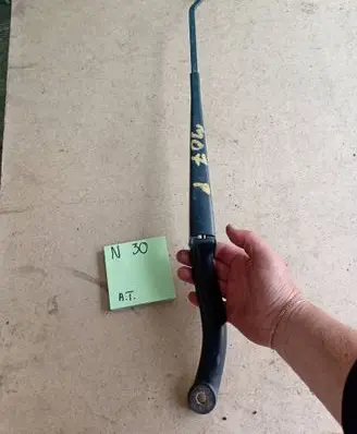 Peugeot 307 Front wiper blade arm 9641421080