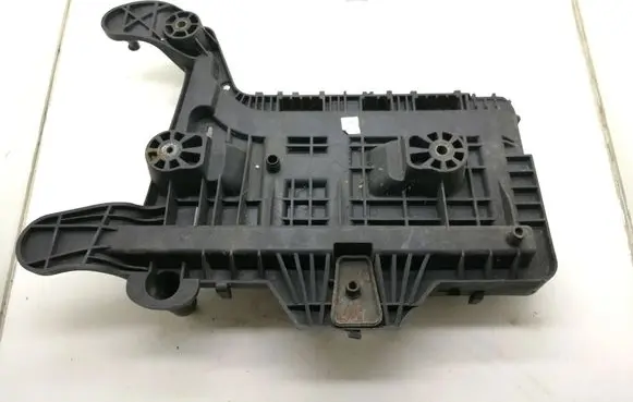 Skoda Octavia Mk2 (1Z) Battery box tray 1K0915333H