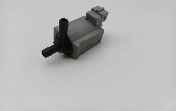 Skoda Octavia Mk1 (1U) Turbo solenoid valve 078906283A