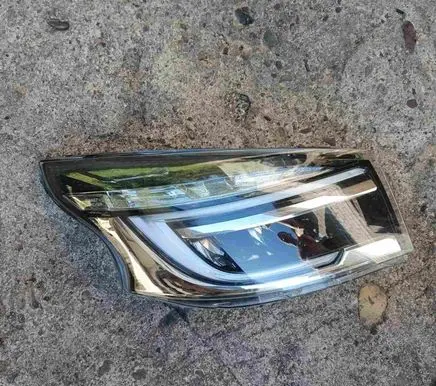 Renault Trafic III (X82) Headlight/headlamp 260109054R