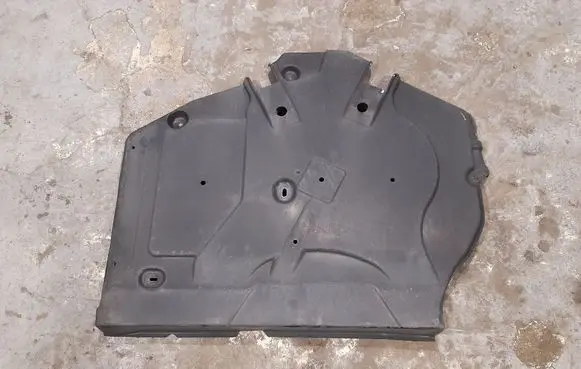 Mercedes-Benz E W212 Engine splash shield/under tray 2126930017 A2126930017