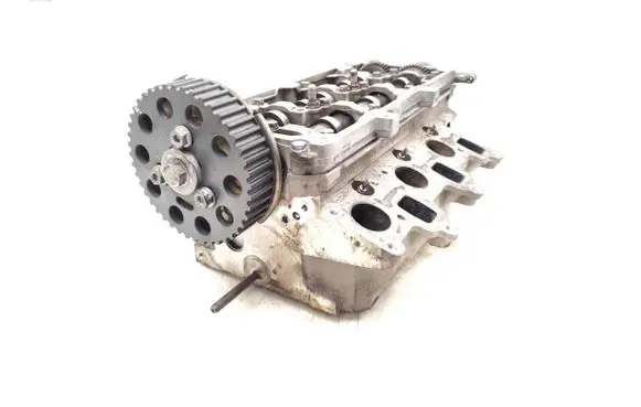 Volkswagen Polo V 6R Engine head 03P103373 03P103286