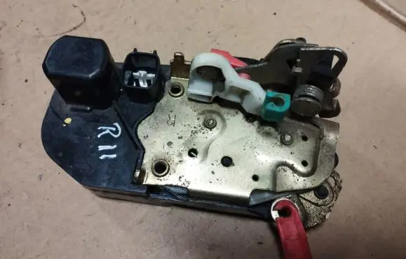 Chrysler Neon II Rear door lock