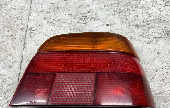 BMW 5 E39 Rear/tail lights 8358032 2VP00724002