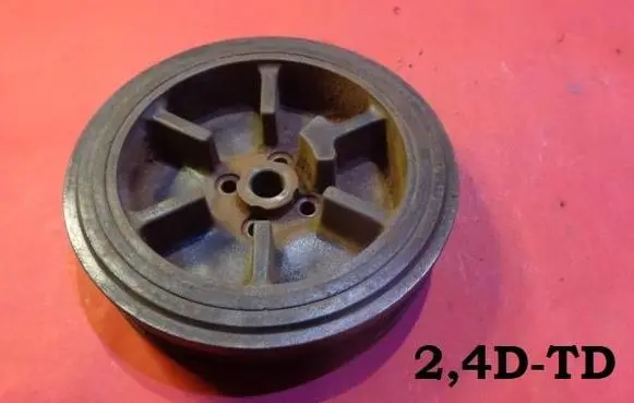 Audi 100 S4 C4 Crankshaft pulley 074105243D