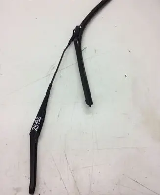 Ford Focus Front wiper blade arm 4M5117526AB