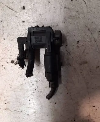 Volkswagen Golf IV Turbo solenoid valve 1J0906283C