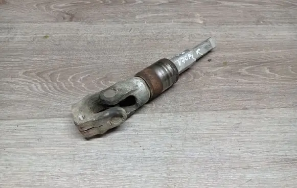 Volvo V70 Steering column universal joint