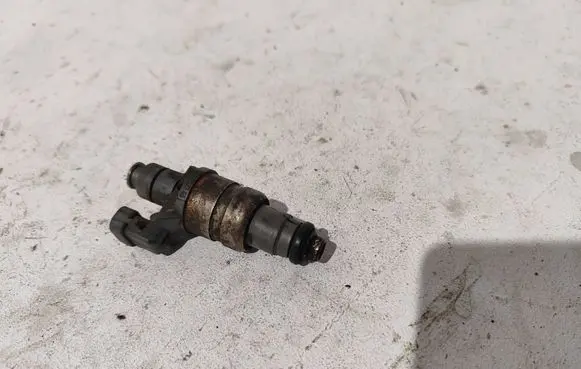 Opel Zafira A Fuel injector 12569091