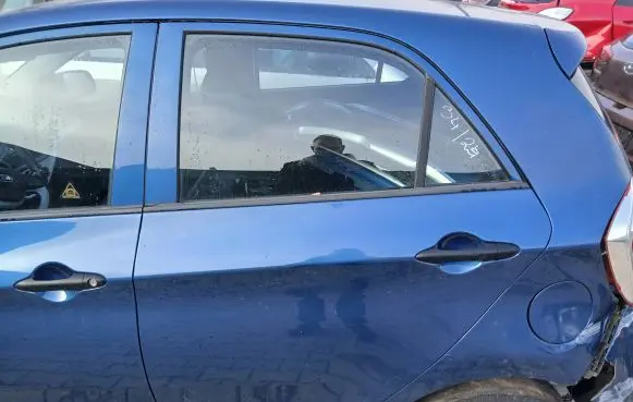KIA Picanto Rear door