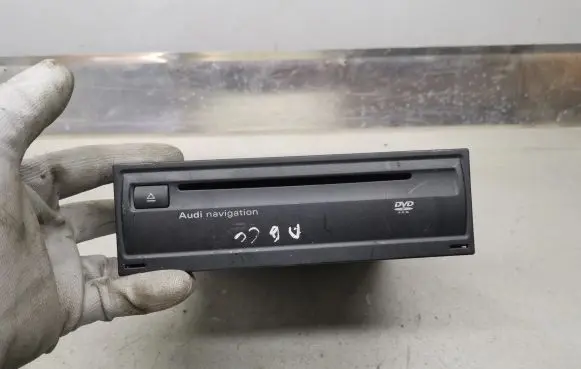 Audi A6 S6 C6 4F Navigation unit CD/DVD player 4E0919887C 4E0910887D