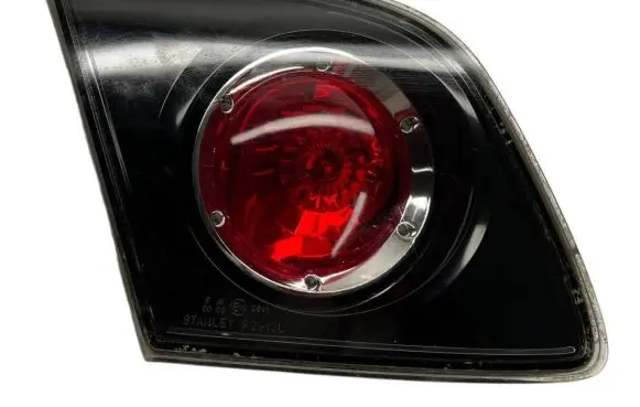 Mazda 3 I Tailgate rear/tail lights P2913