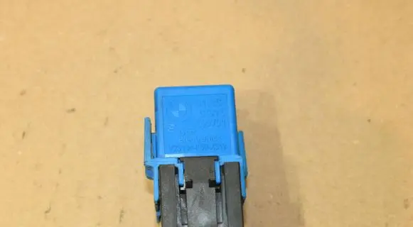 BMW X5 E53 Other relay 6915327