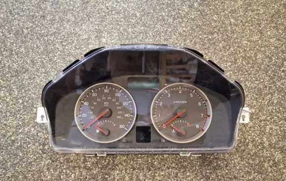 Volvo S40 Speedometer (instrument cluster) 30710072