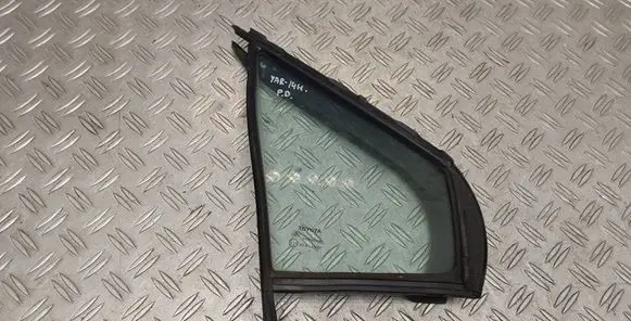 Toyota Yaris Front door vent window glass four-door 682150D040