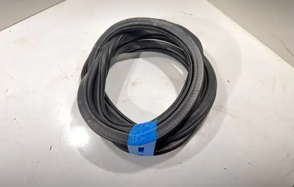 Audi A4 S4 B8 8K Rubber seal rear door 