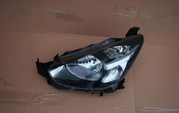 Mazda 2 Headlight/headlamp