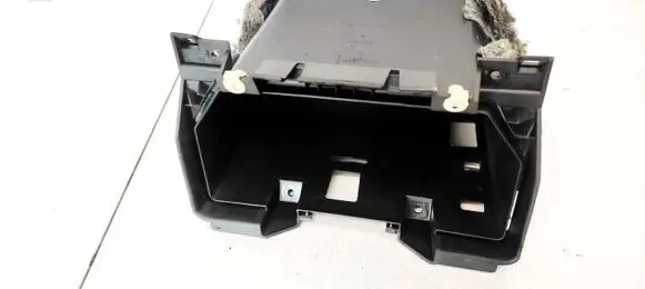 Glove box