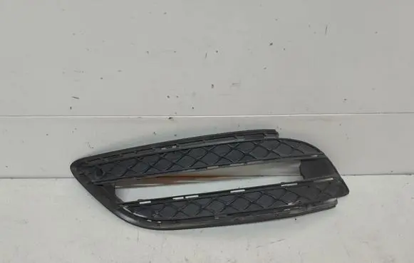 Mercedes-Benz B W246 W242 Front bumper lower grill A2468850622