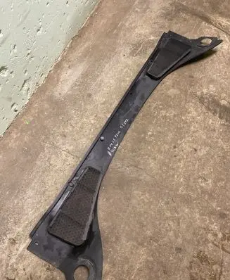 Ford Focus Wiper trim BM51A02216A