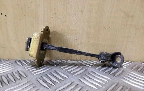Honda CR-V Rear door check strap stopper