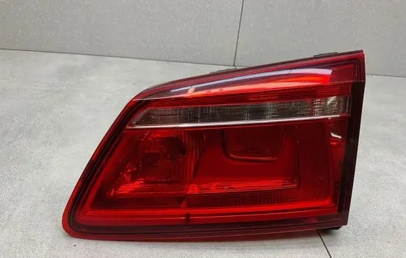 Volkswagen Golf Sportsvan Tailgate rear/tail lights 510945094L