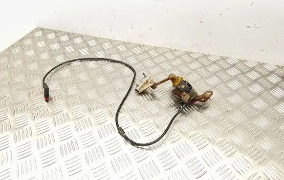Mercedes-Benz C W204 Rear air suspension level height sensor A2045450526