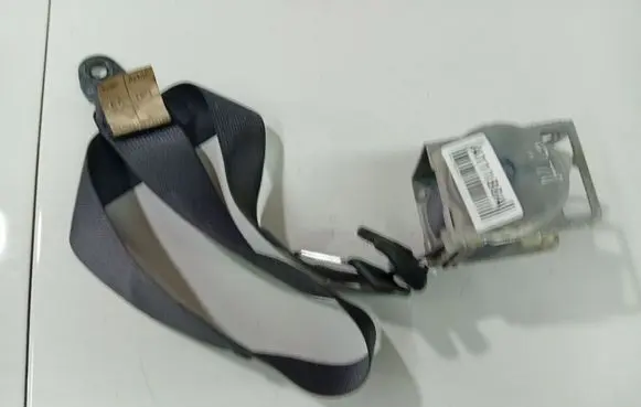 Chrysler 300 - 300C Rear seatbelt 