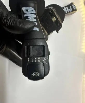 BMW 5 E39 Indicator stalk 8352172