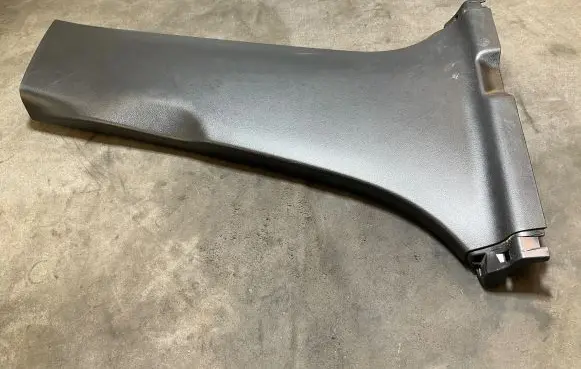 (B) pillar trim (bottom)