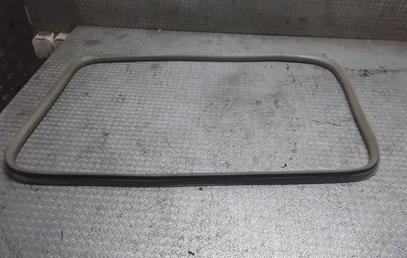 Mercury Cougar VIII Loading door rubber seal (on body) 