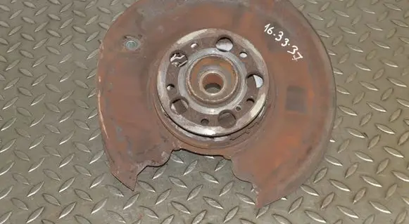 Mercedes-Benz CLK A209 C209 Rear wheel hub 