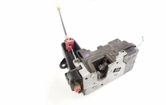 Opel Zafira B Rear door lock 13210739