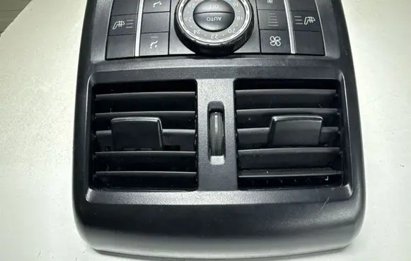 Mercedes-Benz GL X166 Rear air vent grill A1668300554