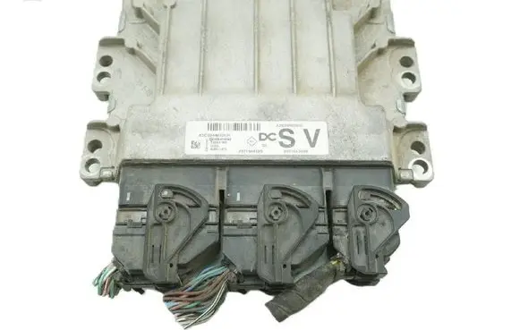 Dacia Duster Engine control unit/module ECU 237104412S
