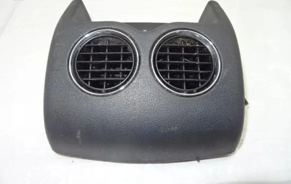 Rear air vent grill