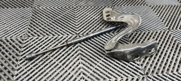 Chevrolet Corvette C6 Engine bonnet/hood hinges