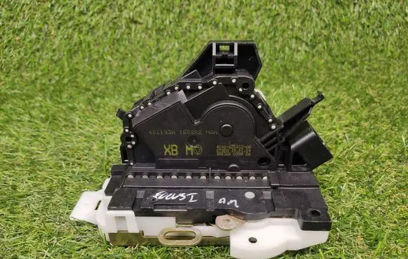 Ford Focus Front door lock 4S4AA21812AA