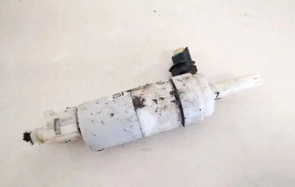 Opel Insignia A Headlight washer pump 13250289