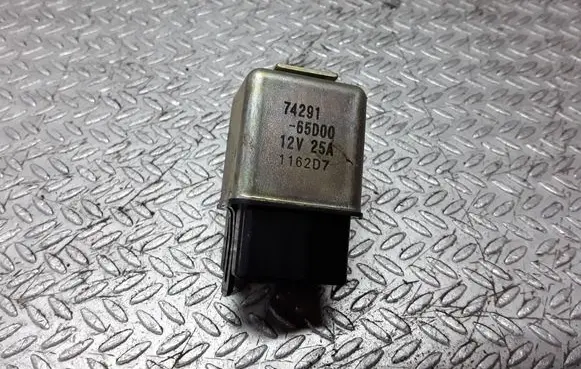 Suzuki Grand Vitara I Heater blower fan relay 7429165D00