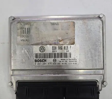 Volkswagen PASSAT B5 Engine control unit/module 8D0906018F 26SA5708 0261204875