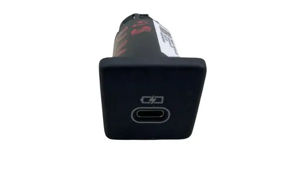 Land Rover Range Rover Sport L494 USB socket connector M8E219010CA